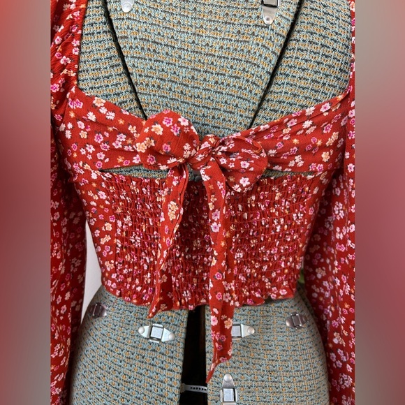 ALTAR’D STATE DITSY FLORAL CROP, TIE BACK, RUCHED BODICE, FEMININE, BOHO, Sz.S - Picture 5 of 10